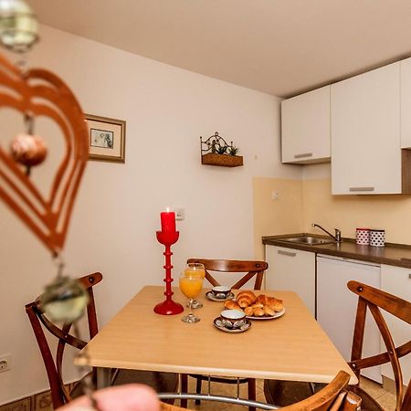Apartment Dalmatian Cottage Spalato Esterno foto